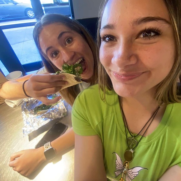 Meet your Posher, Sophia - Picture 1 of 1